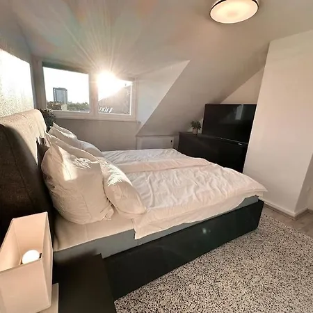 Zentrale Wohnung Fuer 4 Mit Bett Und Schlafcouch Essen Exterior photo