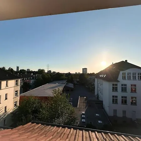 Zentrale Wohnung Fuer 4 Mit Bett Und Schlafcouch Essen Exterior photo