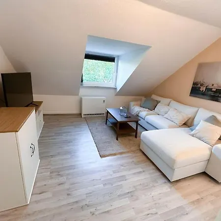 Zentrale Wohnung Fuer 4 Mit Bett Und Schlafcouch Essen Exterior photo